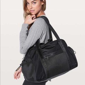 Lululemon Everywhere Duffel *Heatproof Pocket 27L